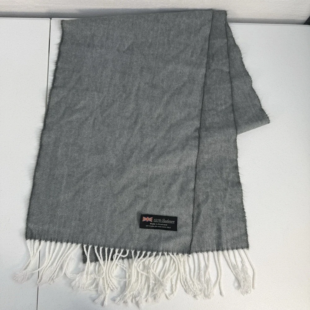 Gray Herringbone 100%‎ Cashmere Scarf Wrap Scotland Fringe 12